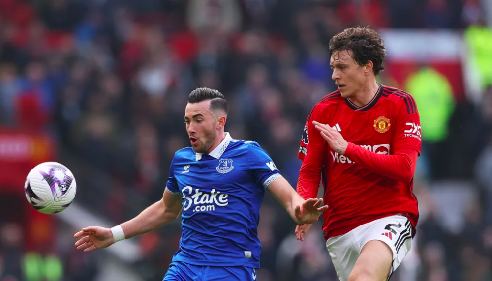  埃弗顿终结曼联不败纪录戴奇变阵收奇效  